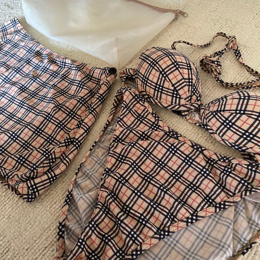 水着　バーバリーブルーレーベル