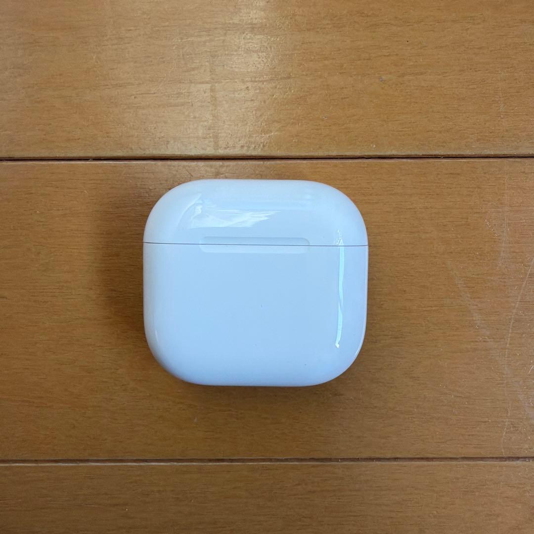 Apple純正 AirPods4（ノイキャン機能なし）