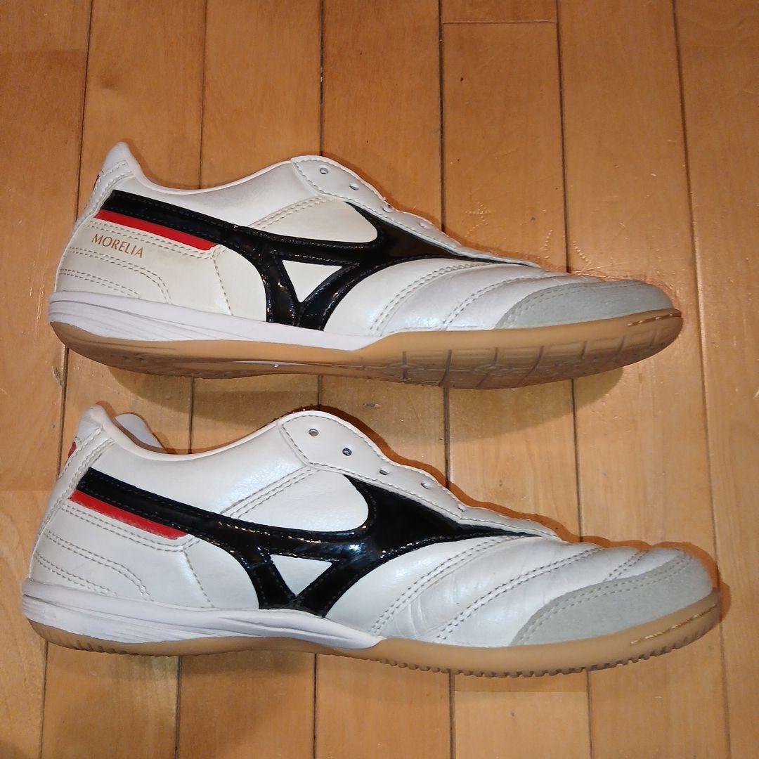 美品　ミズノモレリア MORELIA フットサル23.5cm