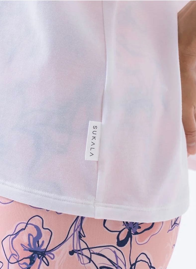 SKALA ヨガウェア3点　ラインフラワー　ブラトップ　レギンス　ティーシャツ