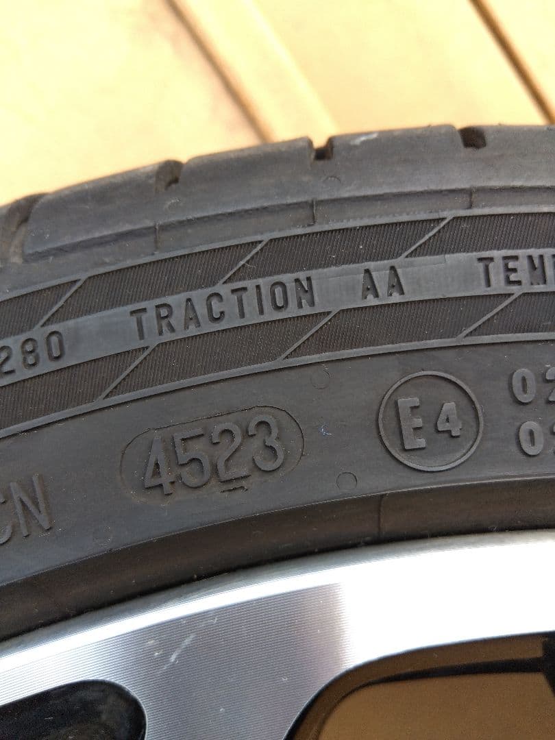 スイフトスポーツzc33s 17インチ ホイール コンチネンタルタイヤ付き1本