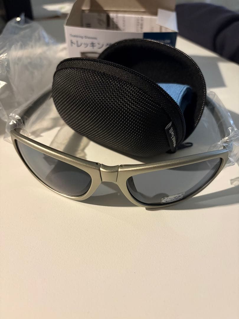 mont-bell トレッキンググラス ライトグレー