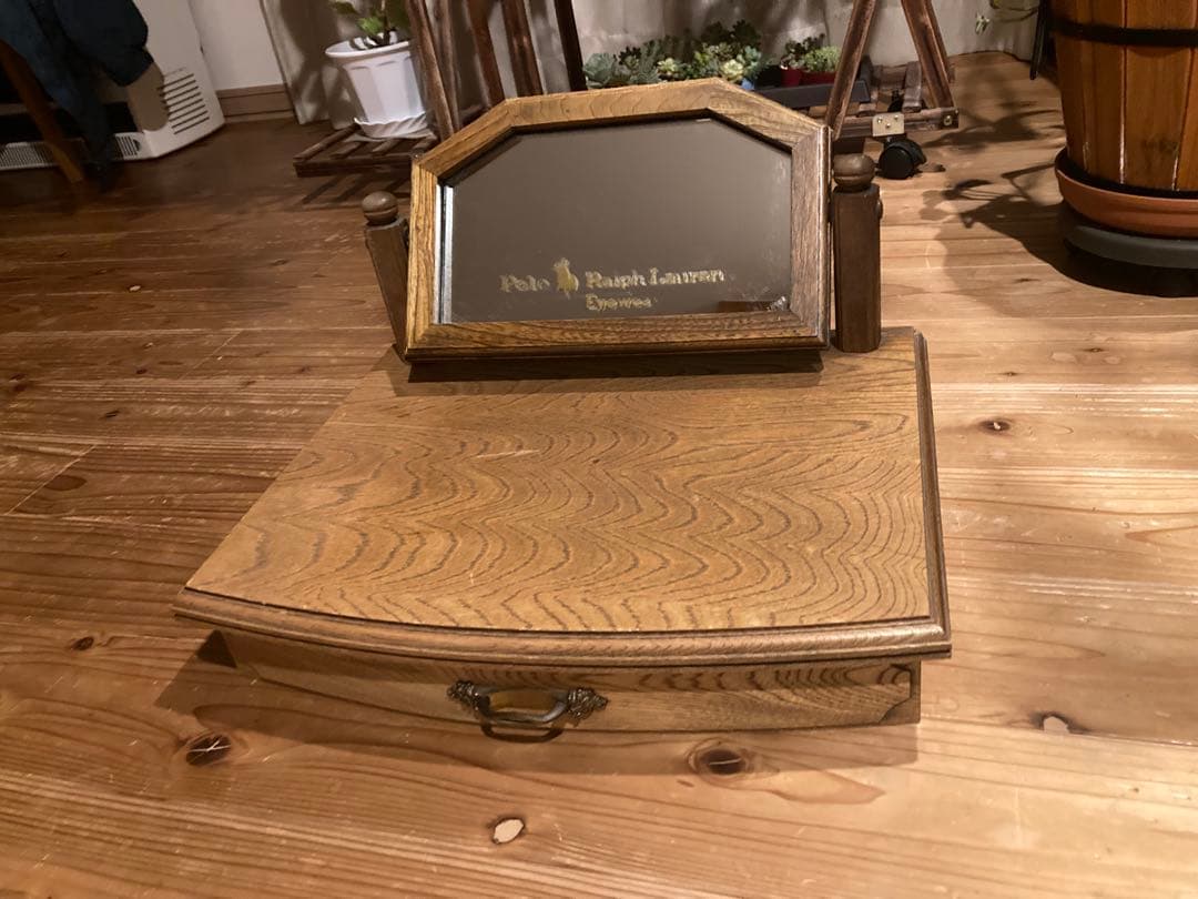 ポロラルフローレン　木製アンティーク販売什器　左右引き出しテーブル　鏡付き