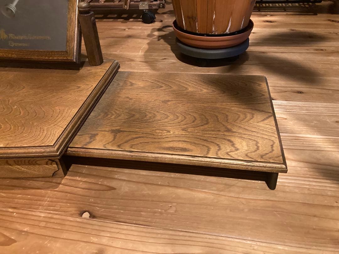 ポロラルフローレン　木製アンティーク販売什器　左右引き出しテーブル　鏡付き