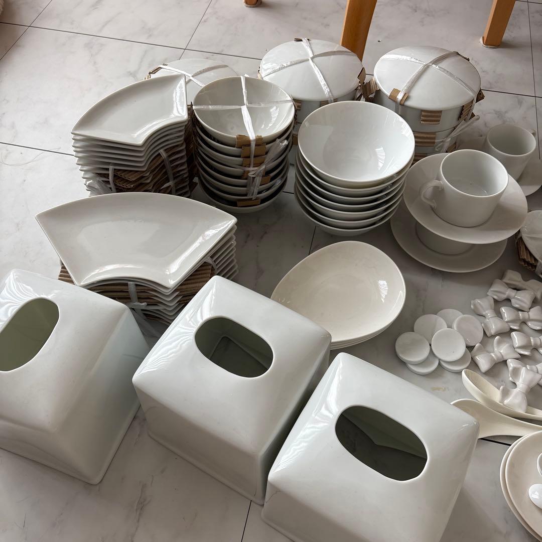 白い陶器食器セット ポーセラーツ等