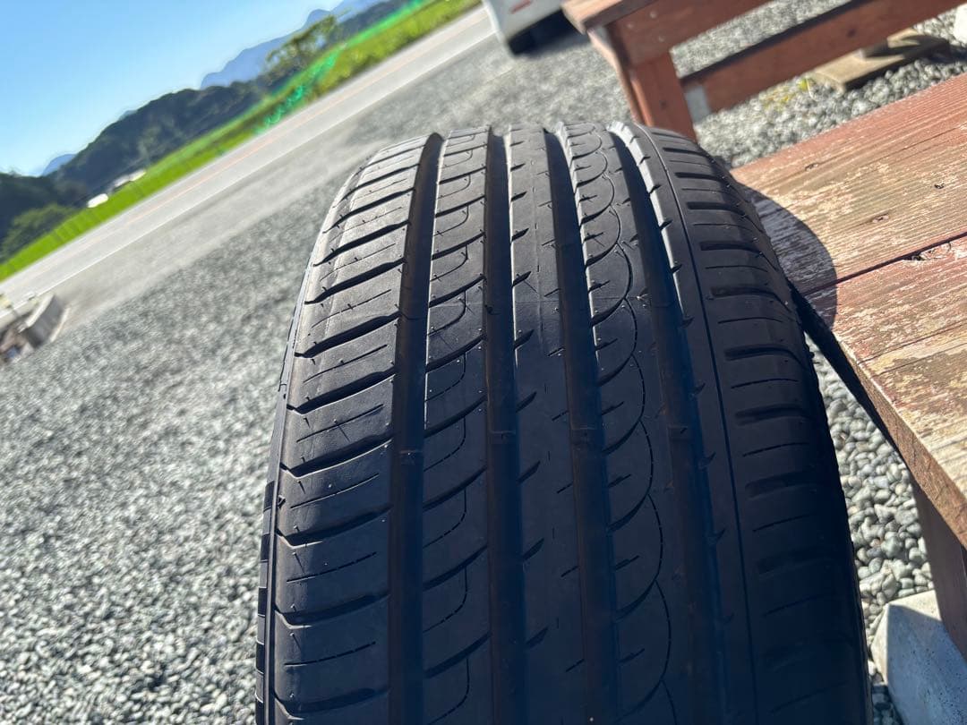 オートウェイで購入　245/45/20 サマータイヤ