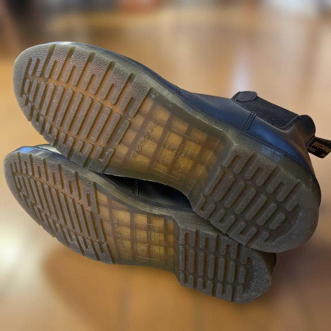 ドクターマーチン　ブラックレザーサイドゴアブーツ