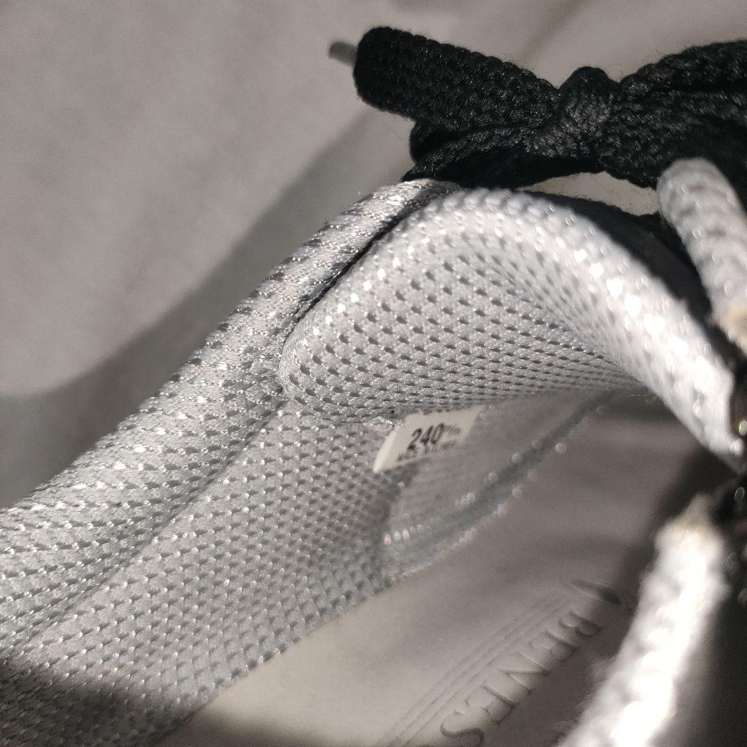 BENESU ブラック スニーカー ジップ ベネシュ 24cm 矯正靴