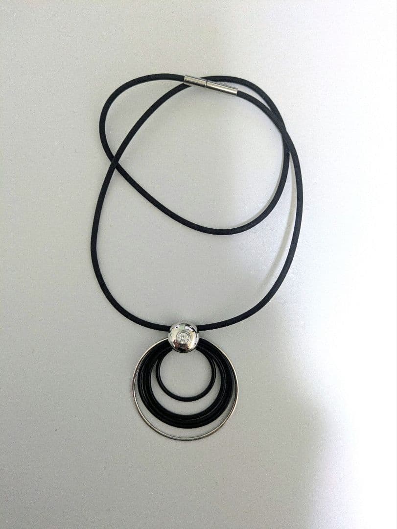 フォーエバーマークダイヤモンドプチネックレス