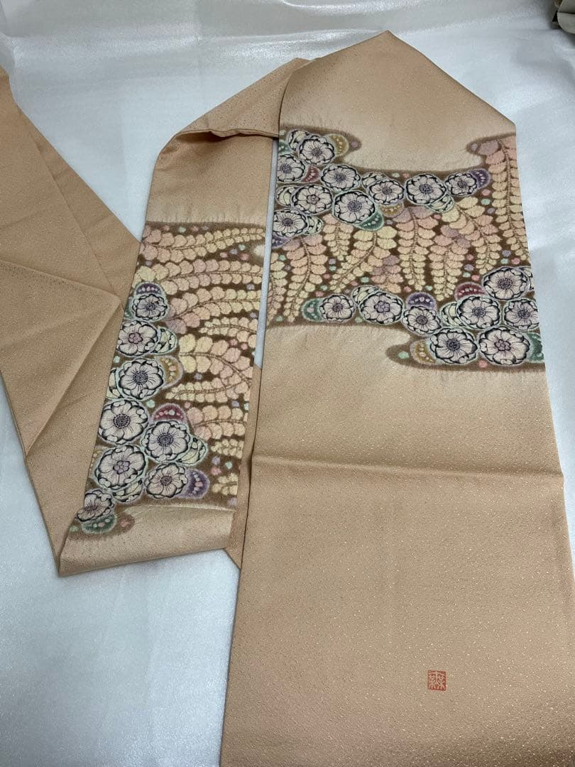 名古屋帯 作家物 ベージュ 花文様 正絹　流麗な草花意匠