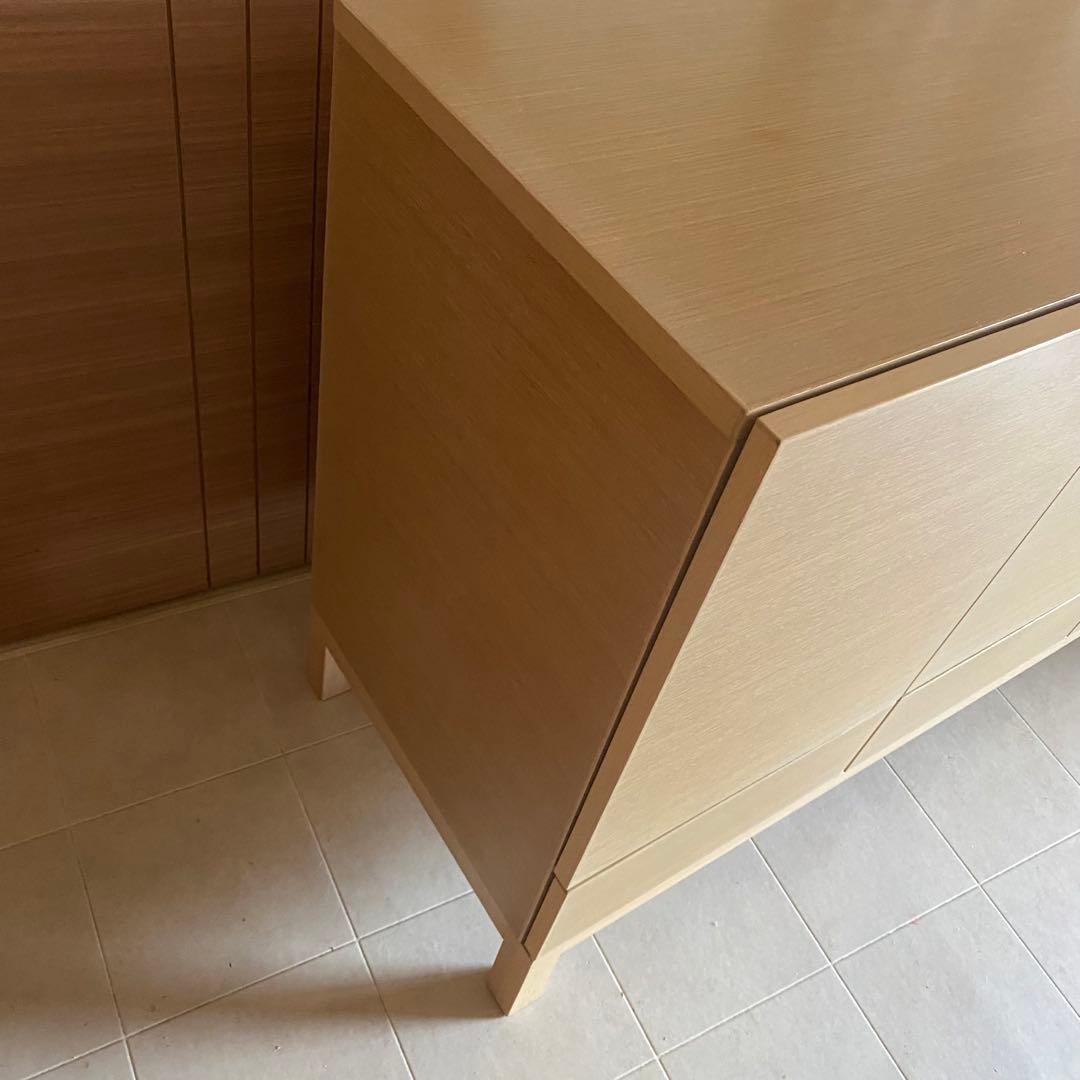 北欧　キャビネット　サイドボード　オーク　モダン　インテリア　家具　脚付き　美品