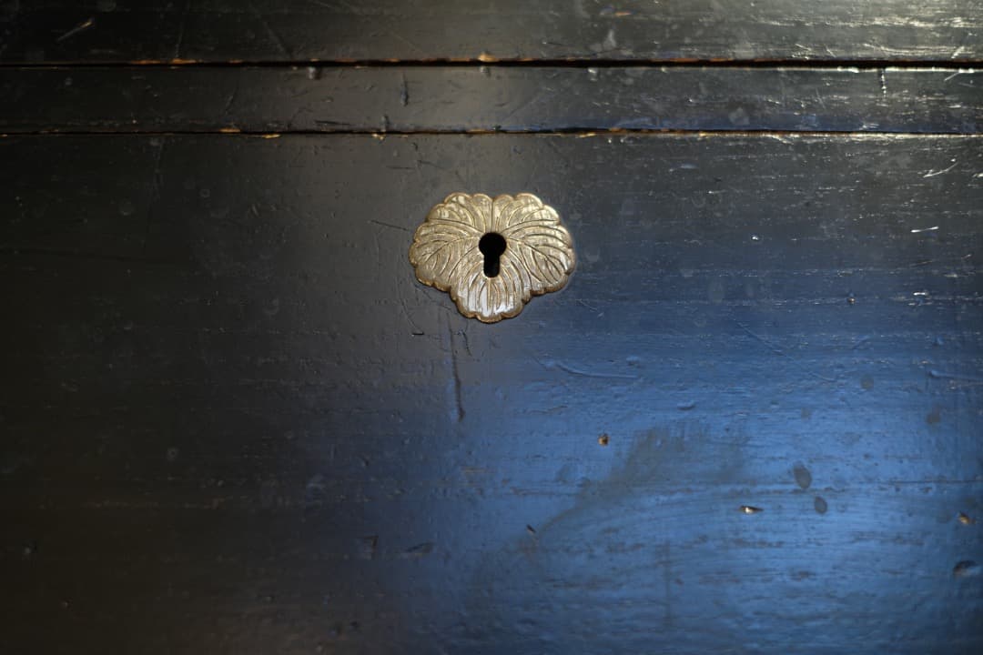 11/8迄出品 桐材漆塗時代箪笥（京都） ① 京箪笥 アンティーク