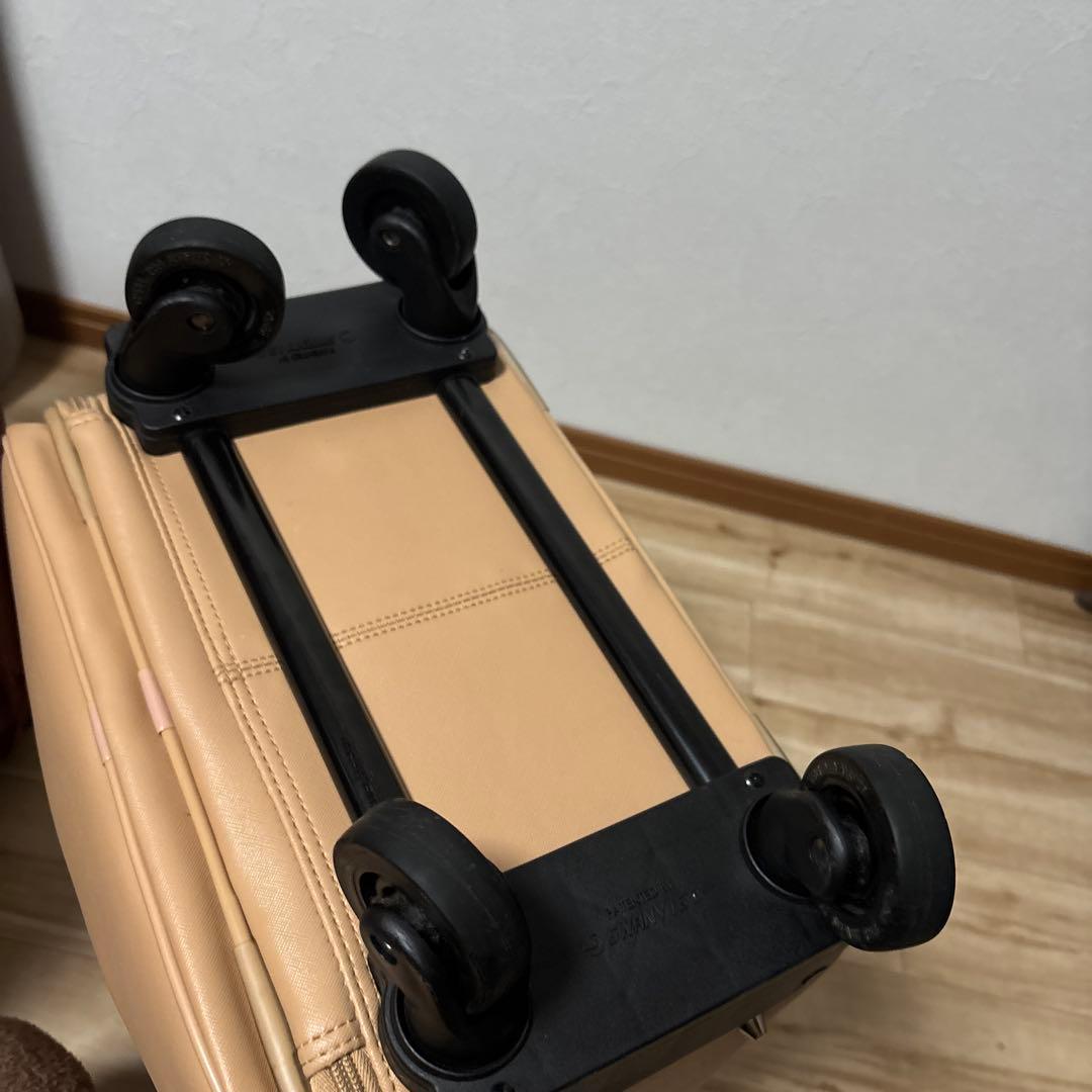 SWANY ベージュ キャリーバッグ4輪　美品寄り　最安値