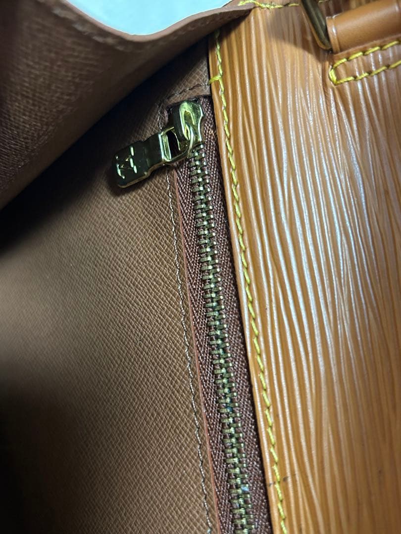 Louis Vuitton セリエドラゴンヌ エピレザー