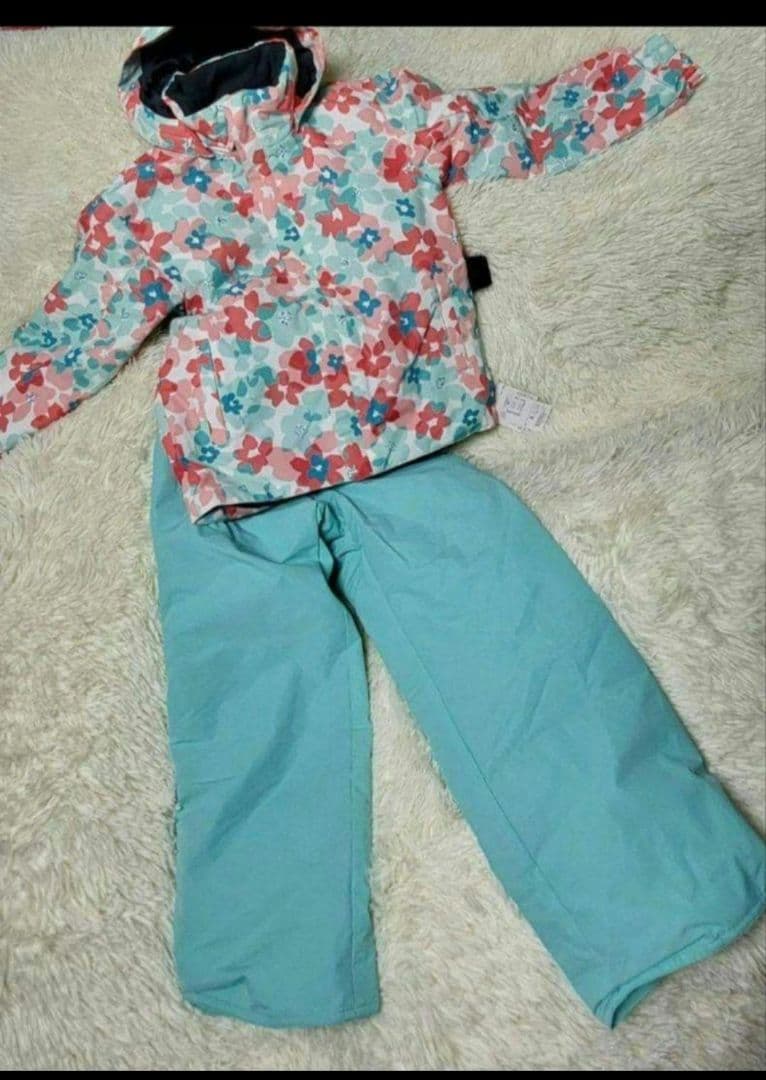 新品 FABLICE スキーウェア 上下セット 150センチ ファブリス 女の子