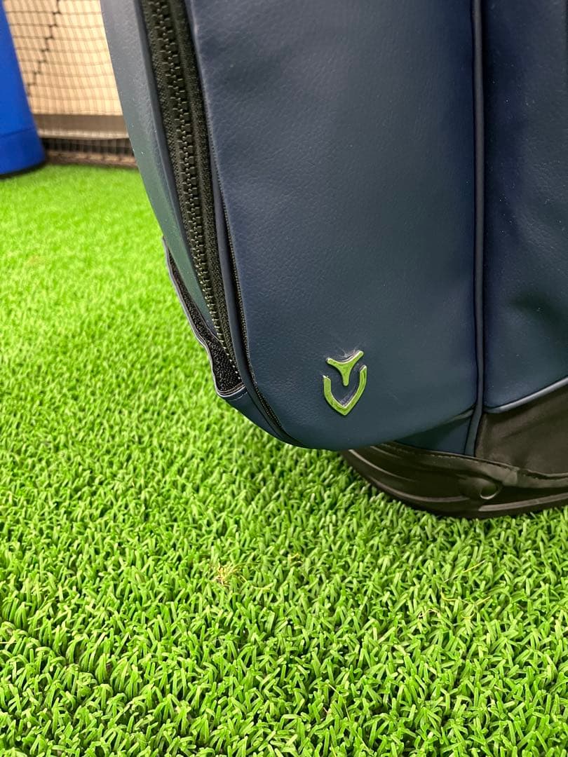 新品 ベゼル プレイヤー4.0 プロスタンドキャディバッグ