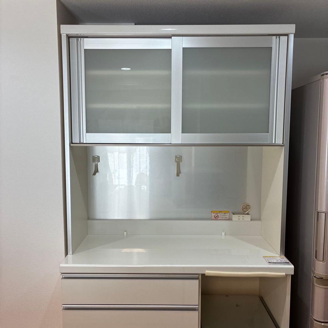 パモウナ　キッチンボード