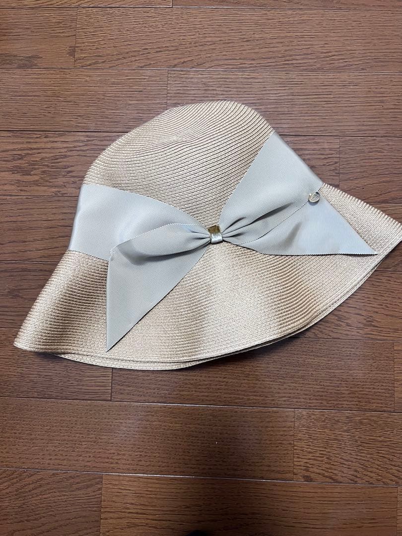 アリーナニューヨーク　麦わら帽子　ゴールド