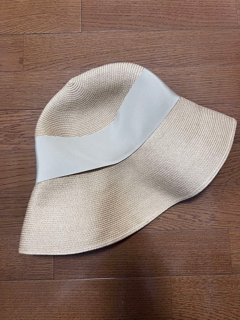 アリーナニューヨーク　麦わら帽子　ゴールド