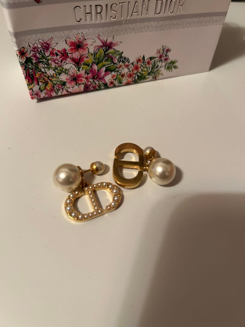 Christian Dior ゴールド ピアス