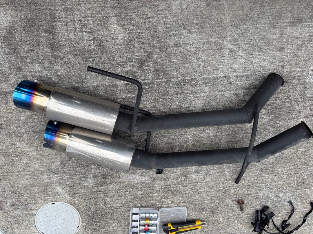 V36スカイラインセダン マフラー