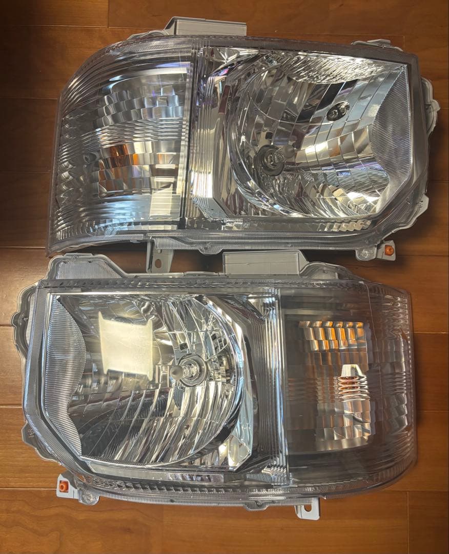 【新車外し】ハイエース　ヘッドライト 2個セット