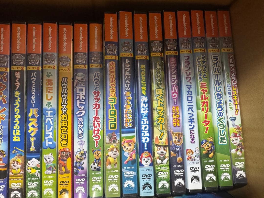 PAW PATROL RCビークルとDVD３３枚セット