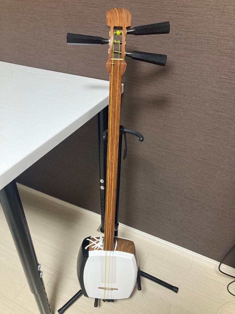 津軽三味線　太棹　サワリ付き