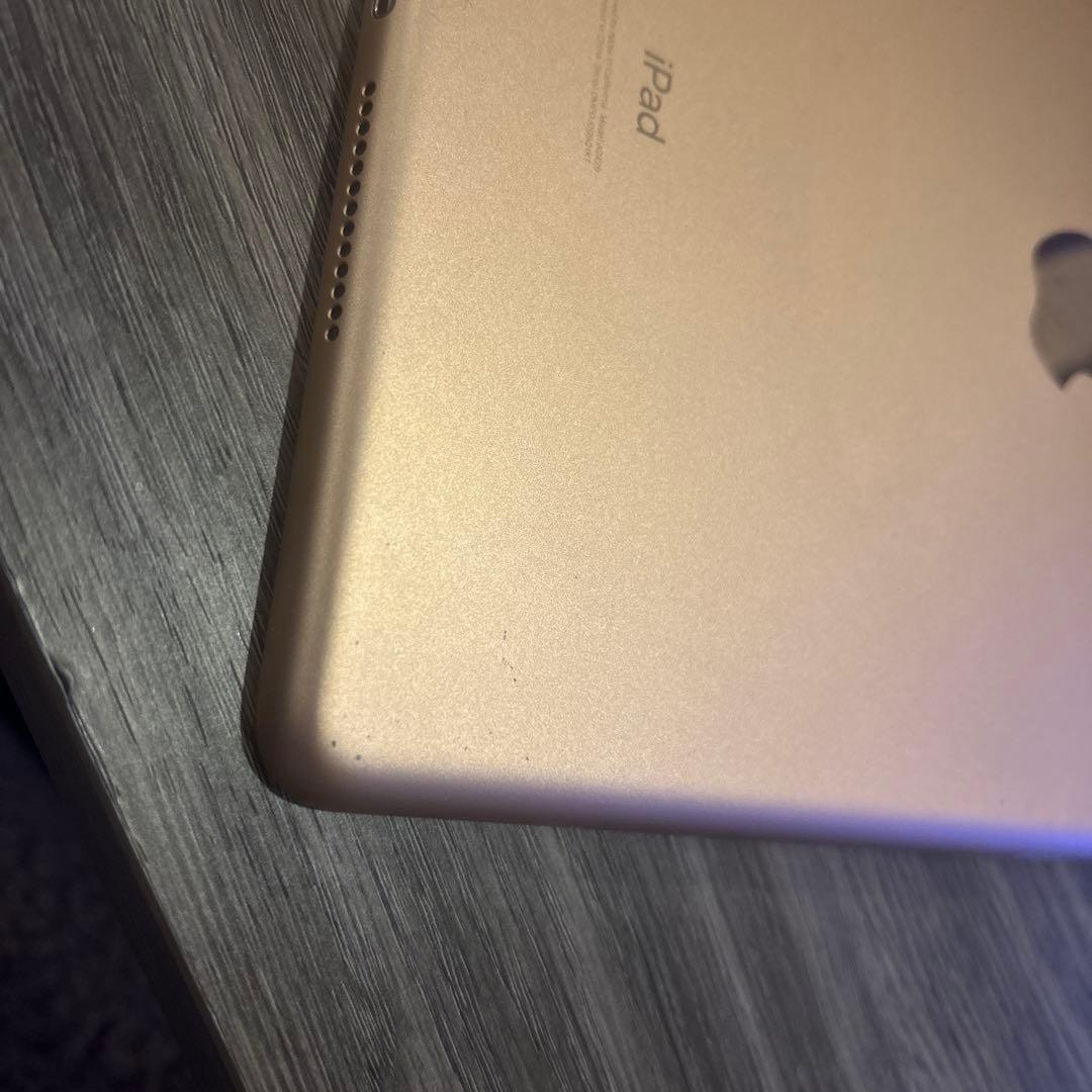 iPad第8世代128GB中古　物理SIM使用可能です