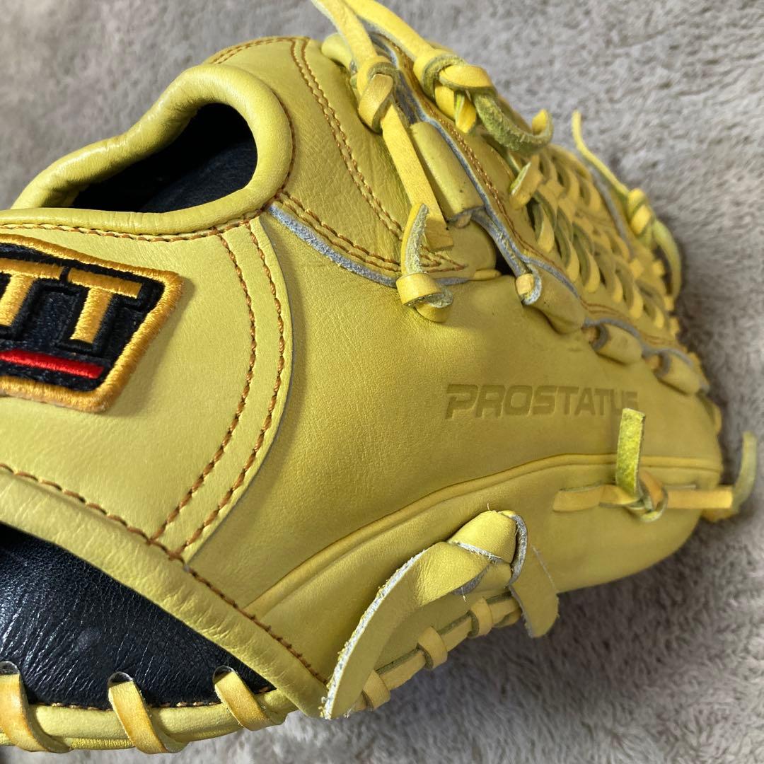 軟式野球用グローブ　ゼットプロステイタス　遊撃　2塁手用　右投げ用