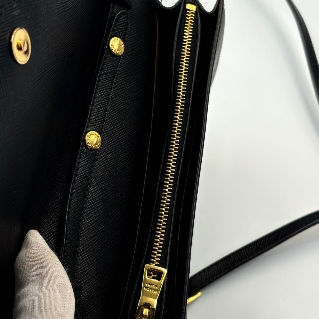 PRADAサフィアーノショルダーバッグウォレットブラック ゴールド金具20cm