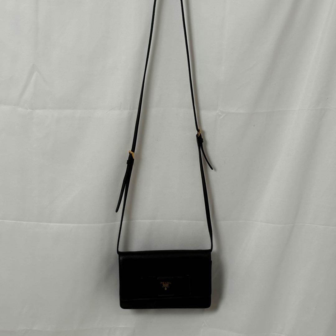 PRADAサフィアーノショルダーバッグウォレットブラック ゴールド金具20cm