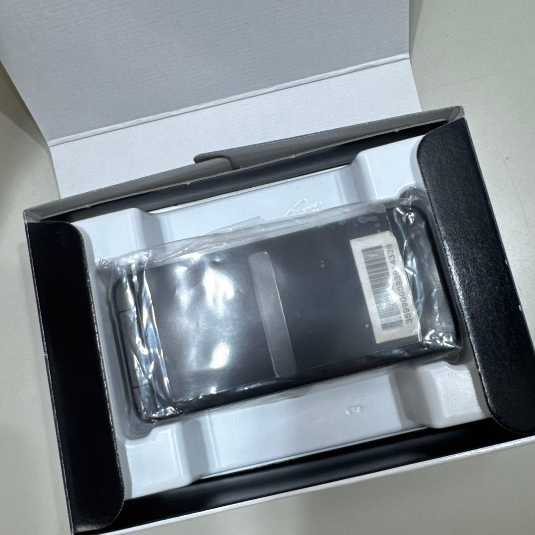 AU KYF39SKAガラホ GRATINA ブラック