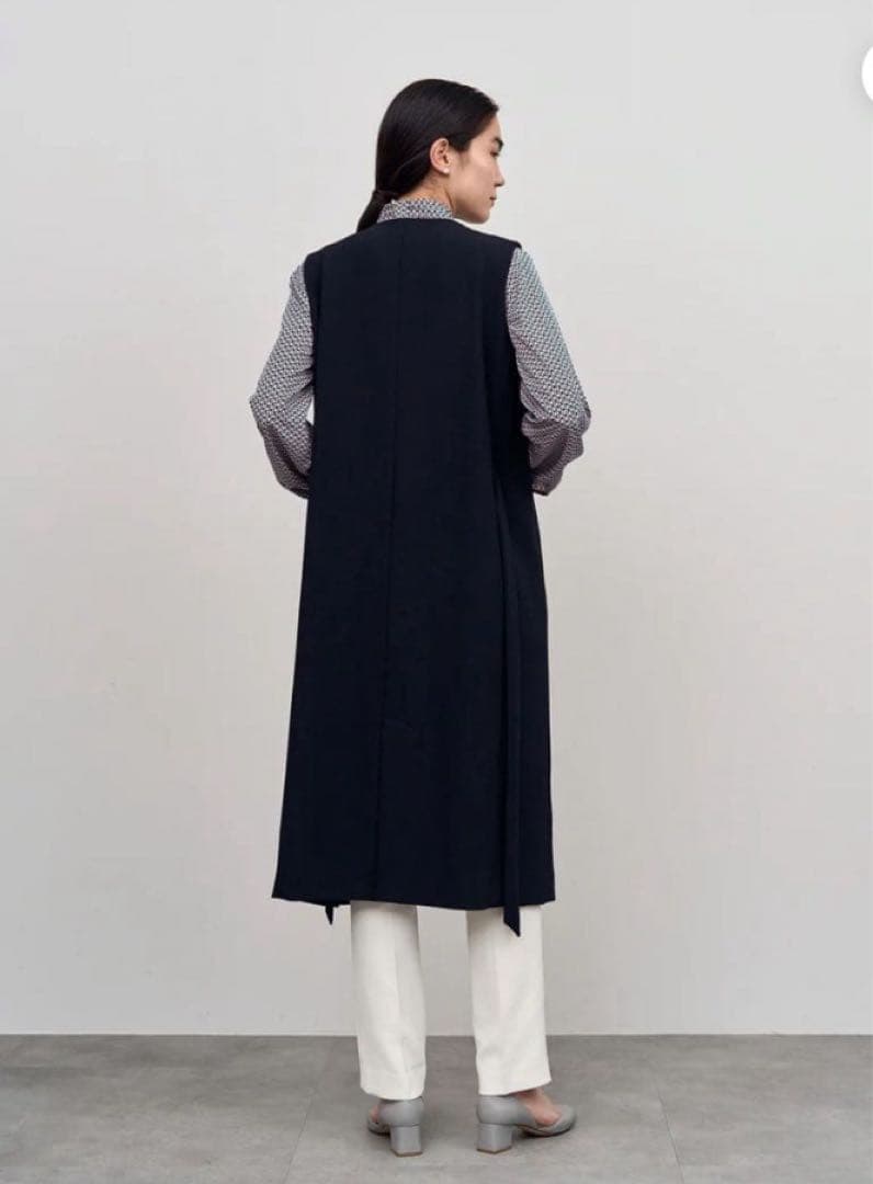 美品　ソージュ soejuウールライクロングジレ　ネイビー