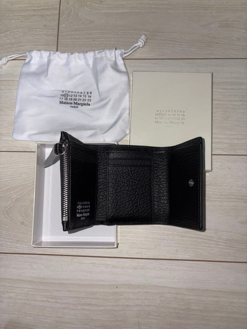 マルジェラ三つ折り財布