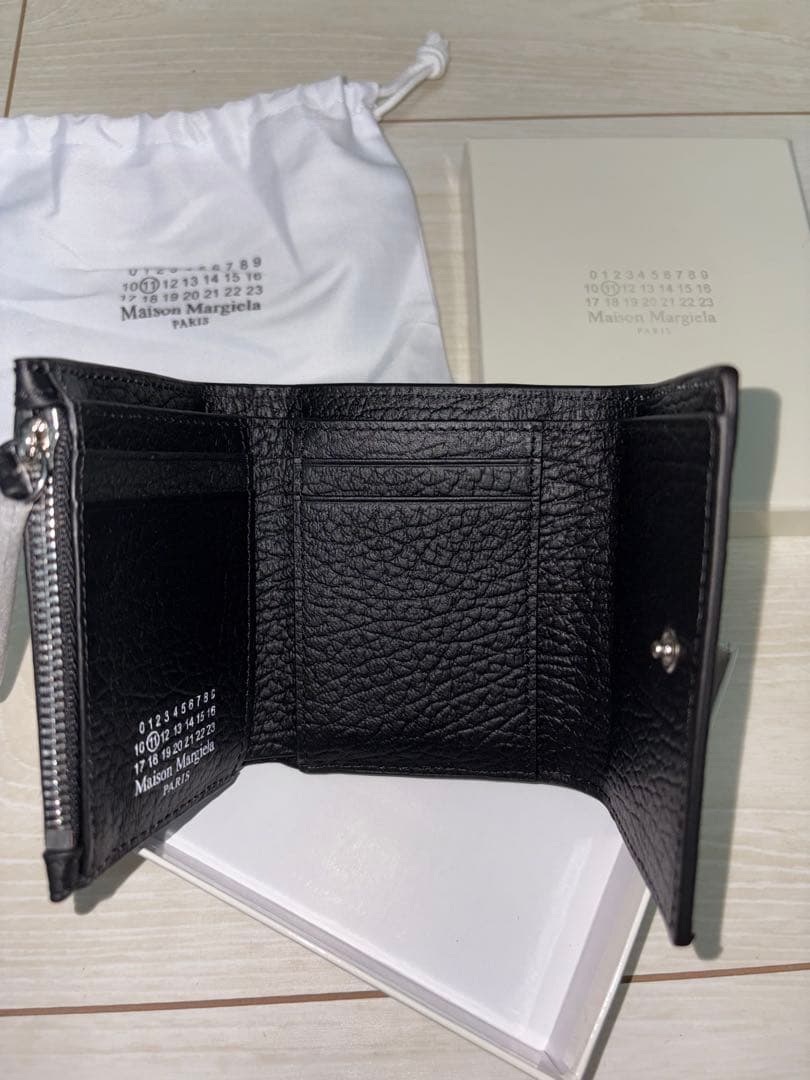 マルジェラ三つ折り財布