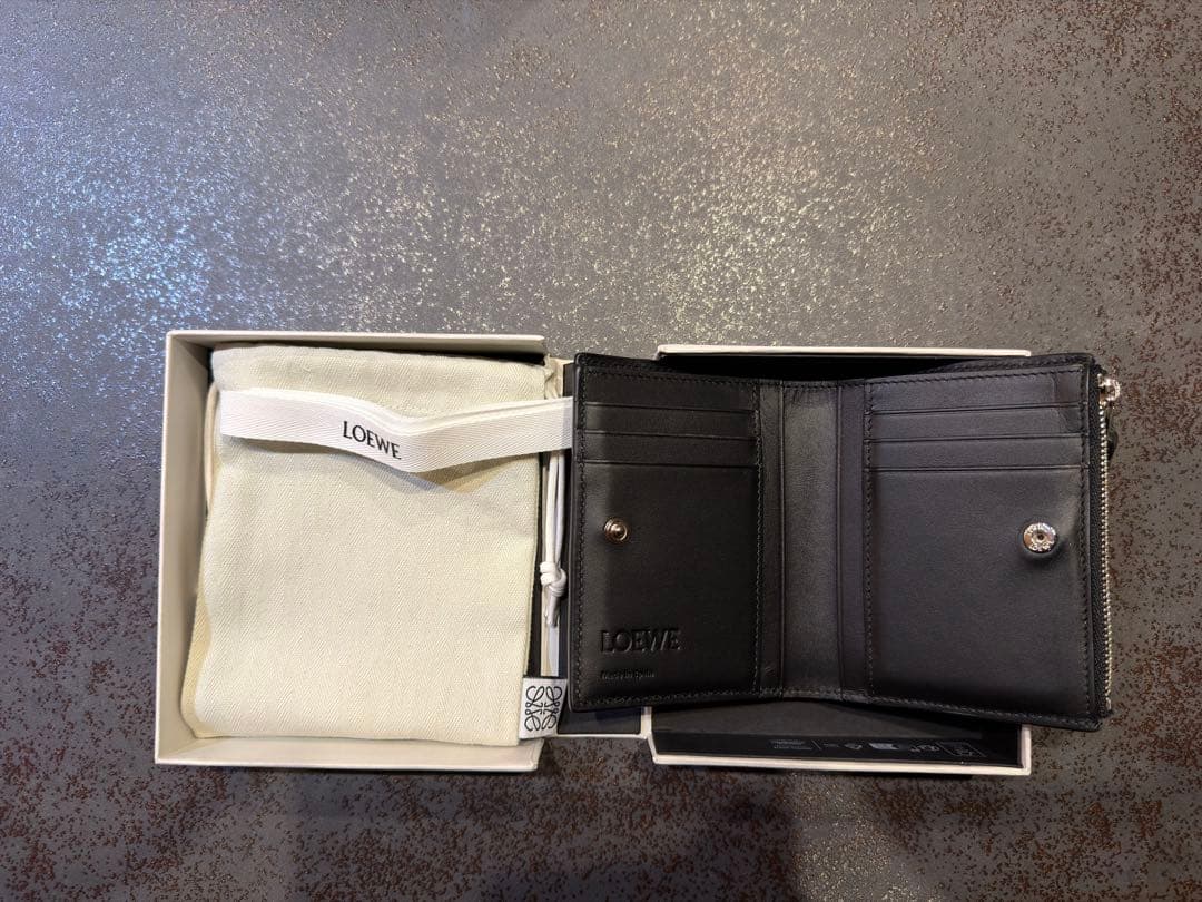 LOEWE パズルスリムコンパクトウォレット(クラシックカーフ)