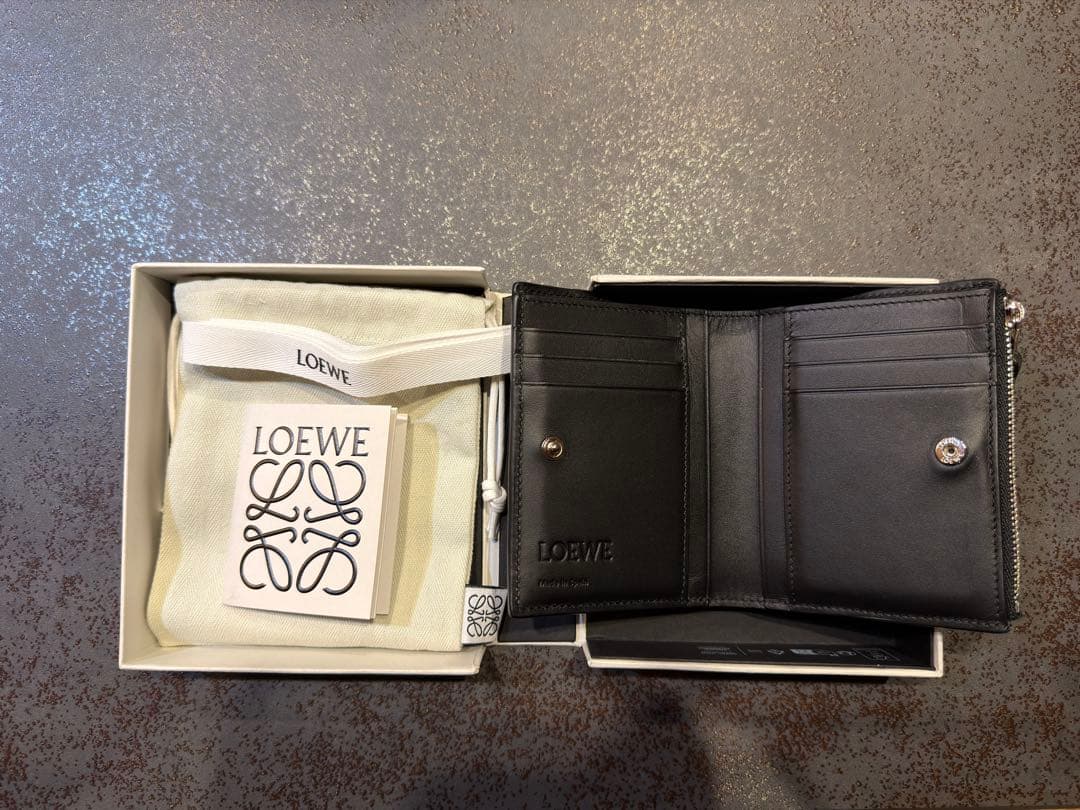 LOEWE パズルスリムコンパクトウォレット(クラシックカーフ)