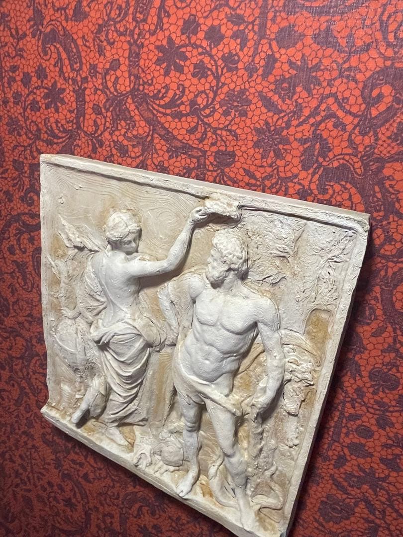 ヘラクレスの戴冠式。浅浮き彫り。Hercules. 31×29,5 cm