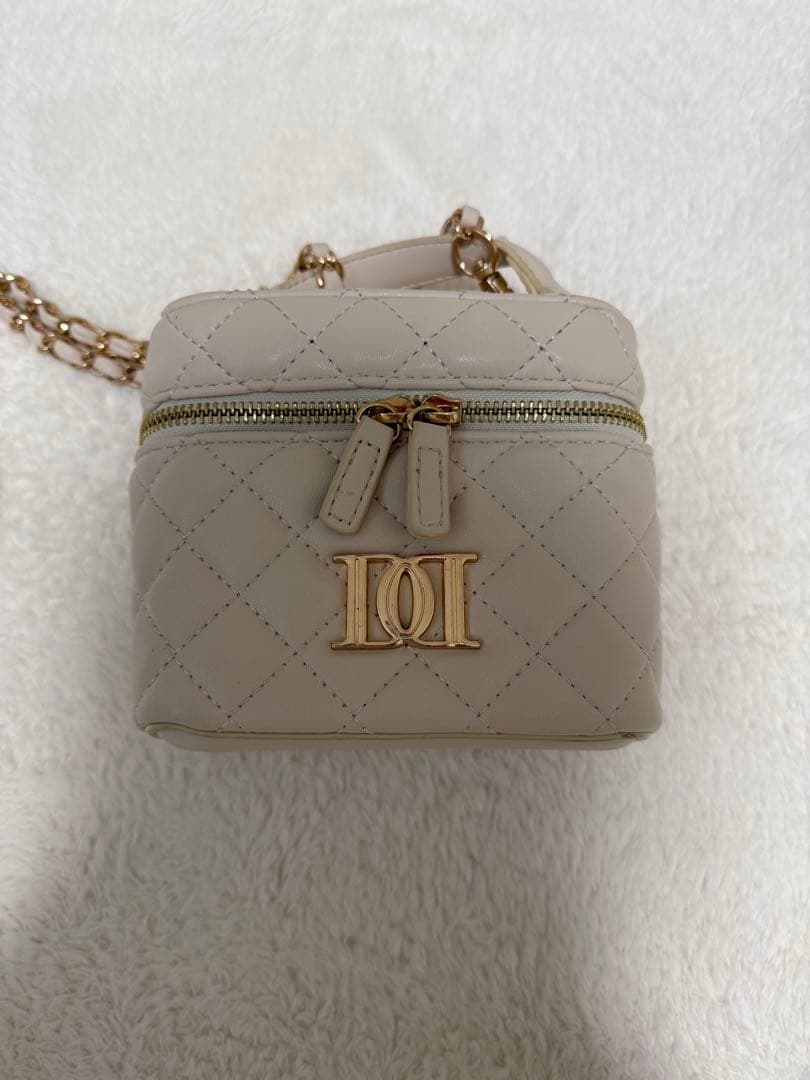 Darich ダーリッチ キルティングスクエアミニバッグ アイボリー