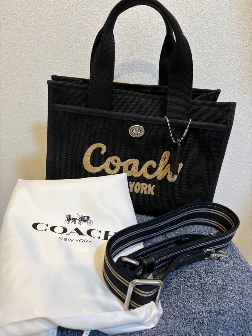 COACH コーチ ブラック カーゴトートバッグ ストラップ付き