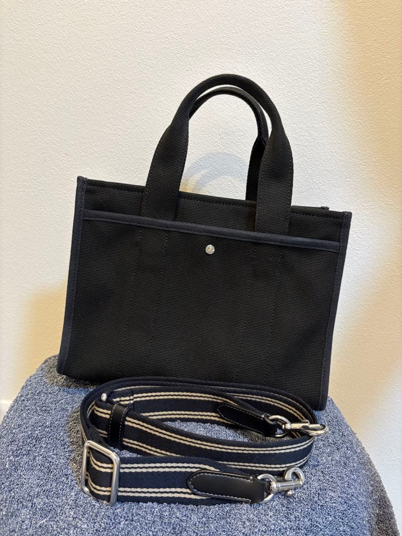 COACH コーチ ブラック カーゴトートバッグ ストラップ付き