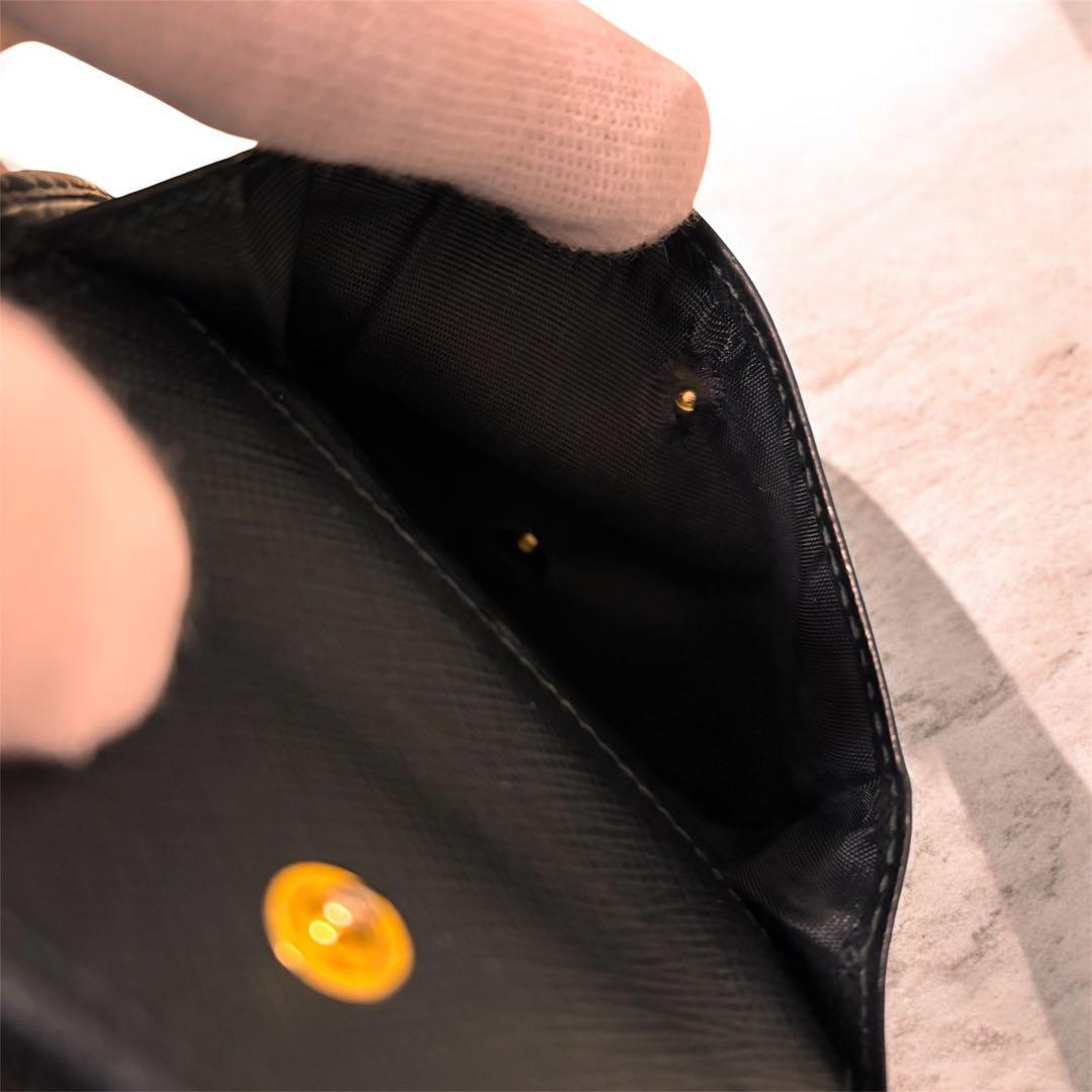 PRADA プラダ 服飾小物二つ折り財布　シリアル85