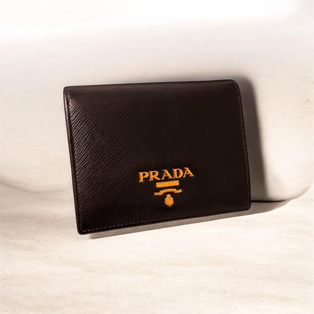 PRADA プラダ 服飾小物二つ折り財布　シリアル85