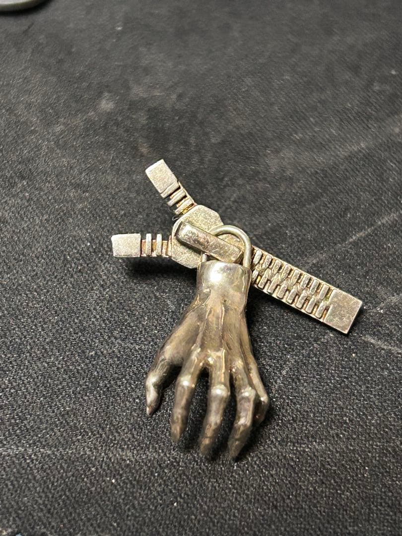 【hazama】 定位置を忘れ、惹きずり込まれる運命のピアス