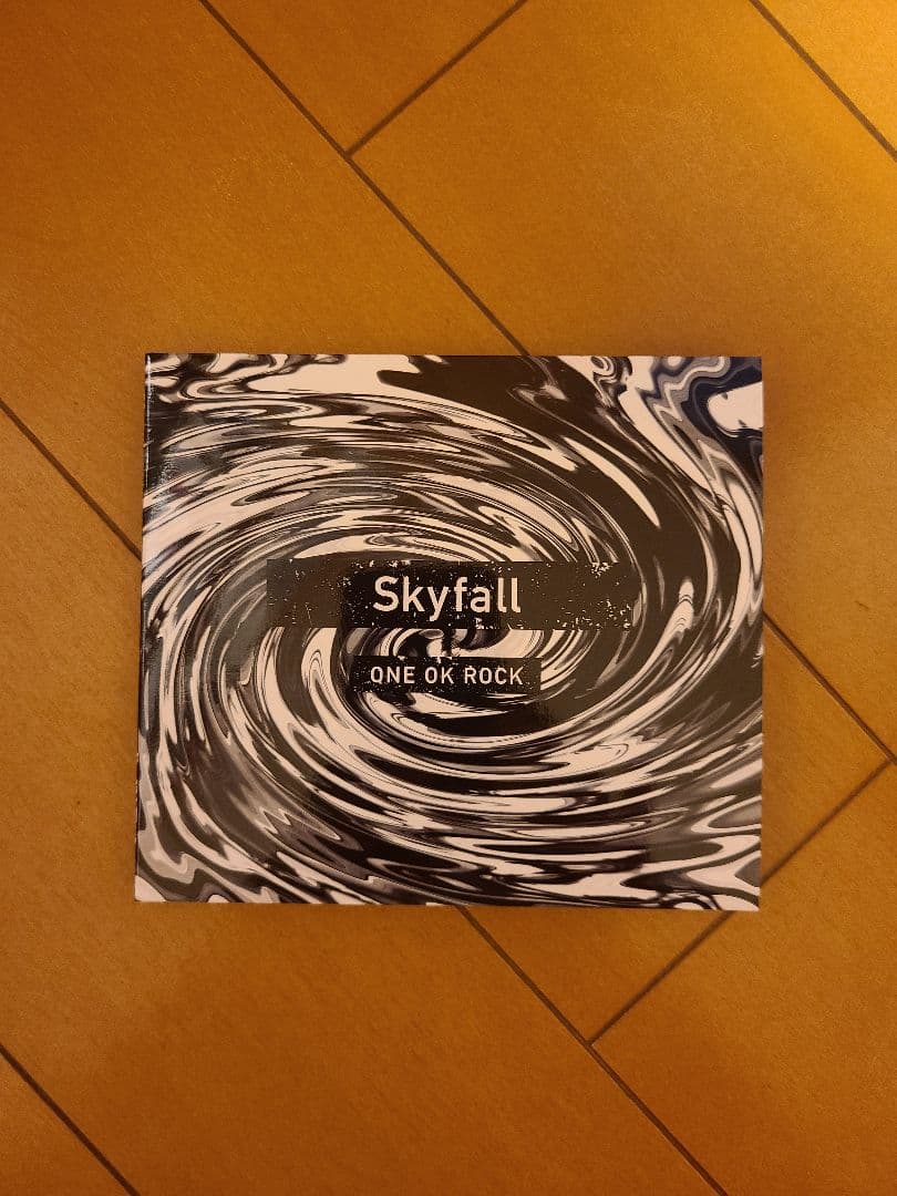ONE OK ROCK 　ワンオクロック　Skyfall 会場限定CD