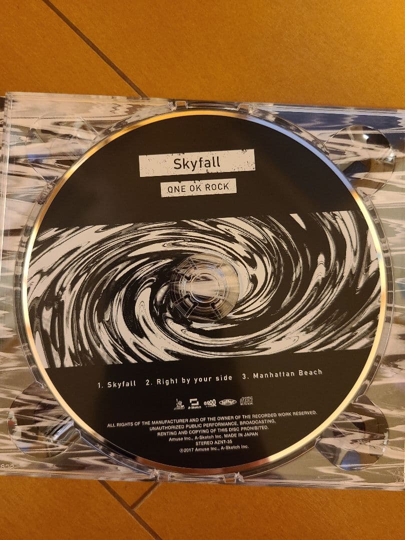 ONE OK ROCK 　ワンオクロック　Skyfall 会場限定CD