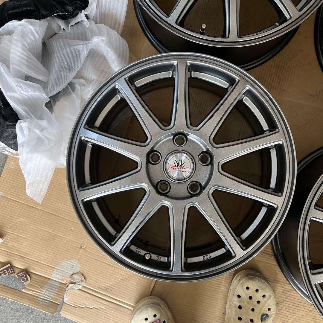 17インチ ガンメタリック 10スポークホイール　ロクサーニ　スポーツ