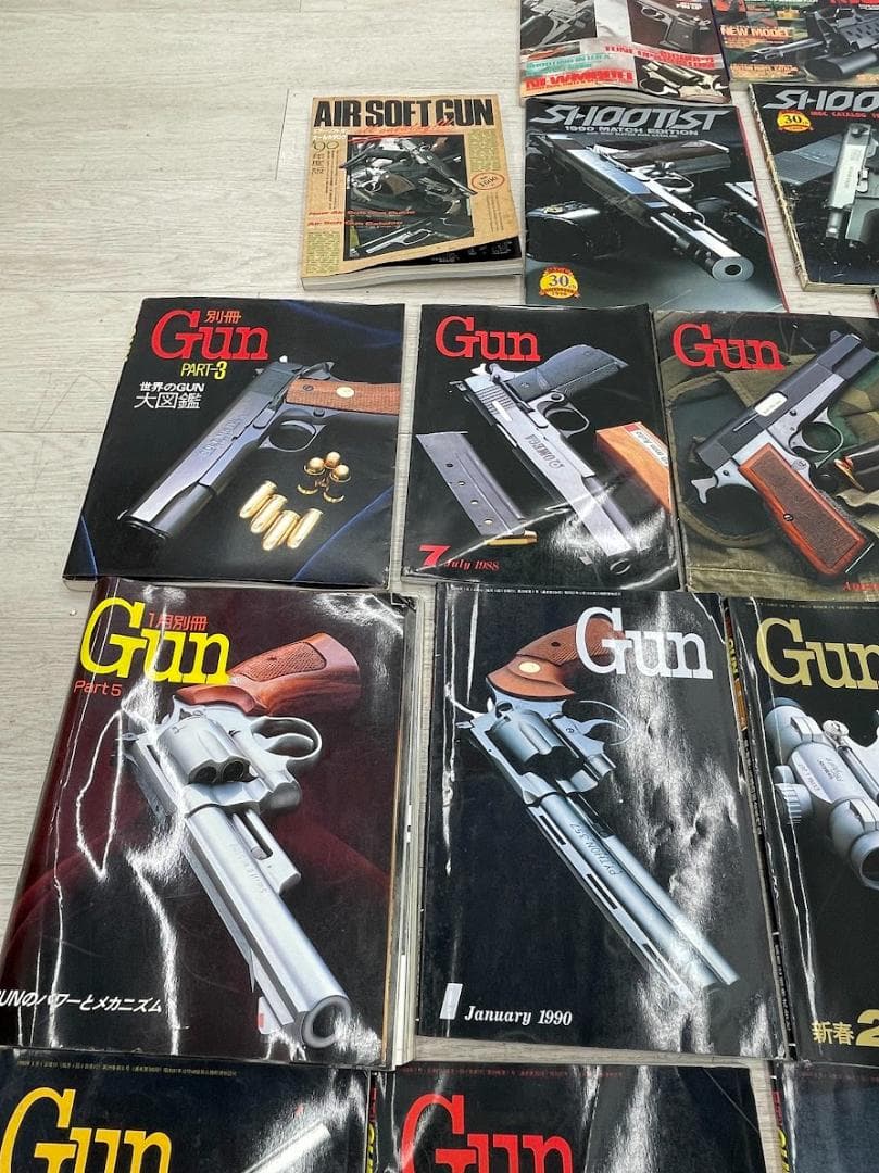 月刊GUN 1987-1990年 エアガンカタログ 23冊 まとめて
