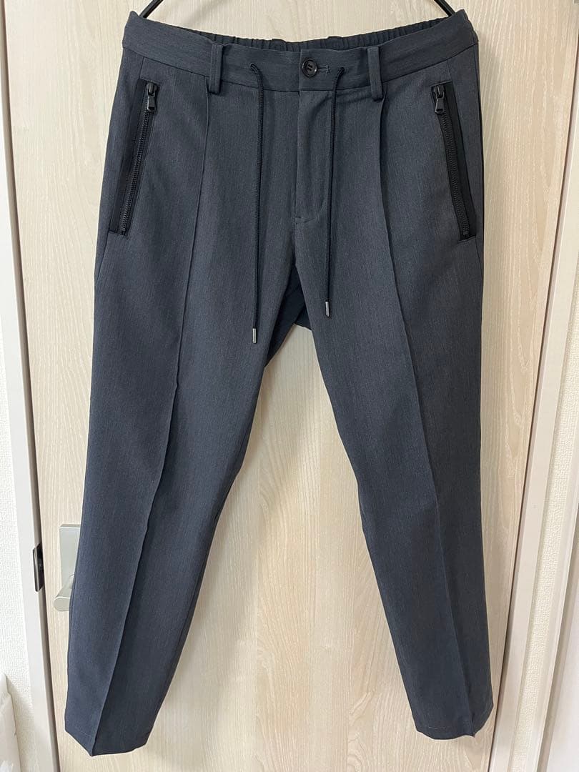 【美品】アウール＇ＬＩＮＡＴＥ＇ ツイルテーパードパンツ